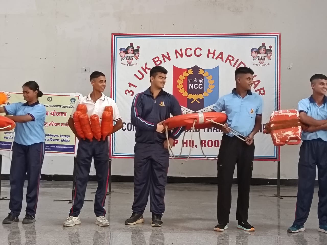 कैडेट्स ने सीखा, कैसे बनाई जाती है ड्रम और प्लास्टिक की बोतलों से राफ्ट