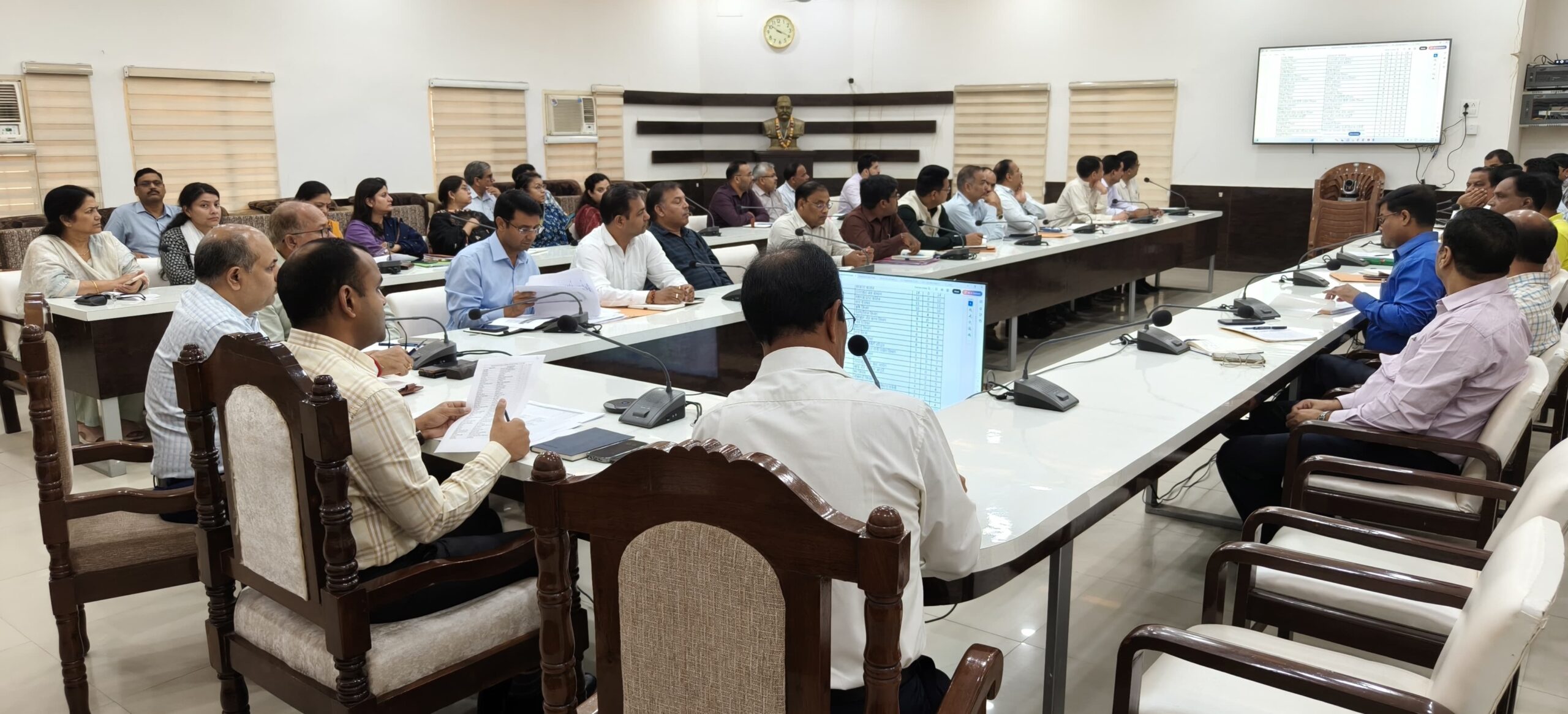 जिलाधिकारी की जनसुनवाई कार्यक्रम में 59 समस्याएं की गए दर्ज जिसमें से मौके पर 29 समस्याओं का किया निस्तारण शेष शिकायतों को संबंधित अधिकारियों को दिए त्वरित निराकरण के निर्देश