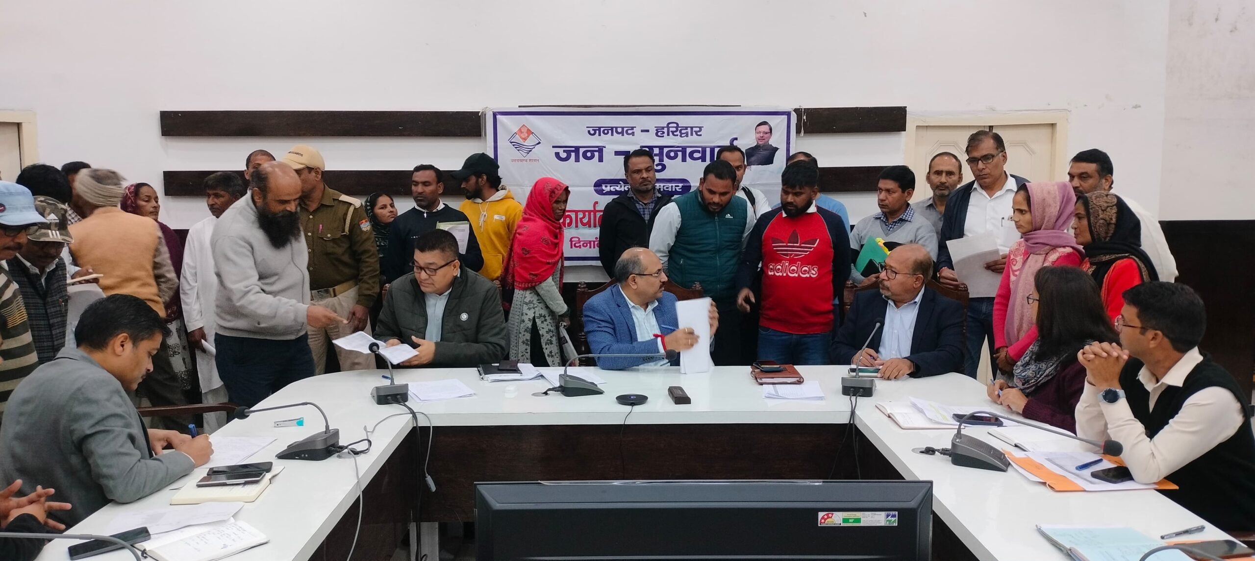 सीएम हेल्पलाइन में दर्ज शिकायतों को गंभीरता से ले अधिकारी